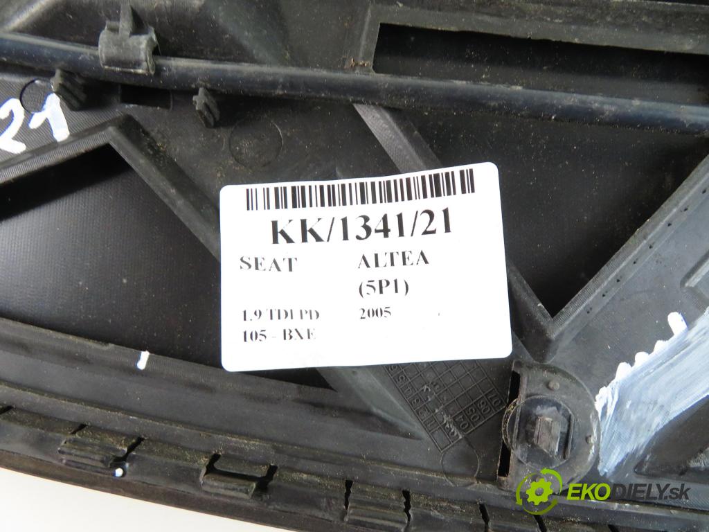 SEAT ALTEA (5P1) MINIVAN 2005 1896,00 Podszybia 1896,00 Torpédo, plast pod čelné okno 5P0854699A (Torpéda)
