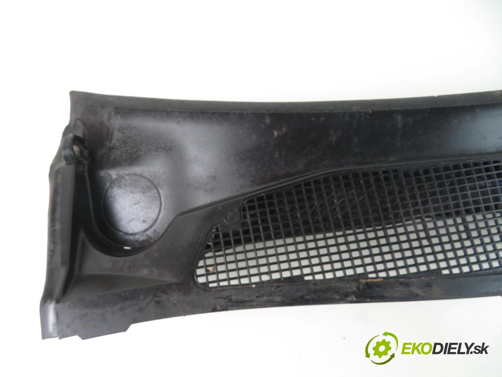 RENAULT MEGANE III liftback (BZ0/1_) HB 2009 1461,00 Podszybia 1461,00 Torpédo, plast pod čelné okno 4568IA010 (Torpéda)