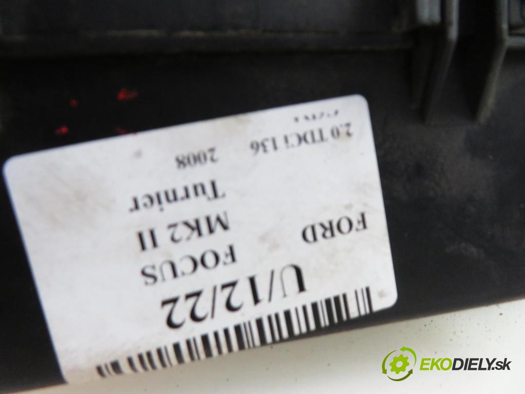 FORD FOCUS II Turnier (DA_, FFS, DS) KOMBI 2008 1997,00 Skrzynki bezpieczników 1997,00 skříňka POJISTKY: 8M5T14K733