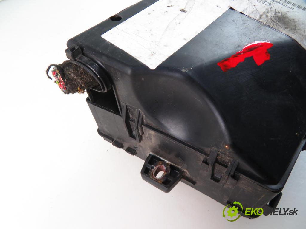 FORD FOCUS II Turnier (DA_, FFS, DS) KOMBI 2008 1997,00 Skrzynki bezpieczników 1997,00 skříňka POJISTKY: 8M5T14K733