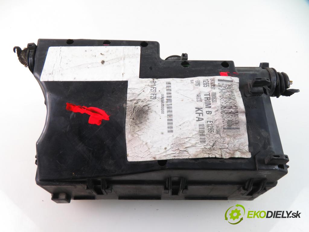 FORD FOCUS II Turnier (DA_, FFS, DS) KOMBI 2008 1997,00 Skrzynki bezpieczników 1997,00 skříňka POJISTKY: 8M5T14K733