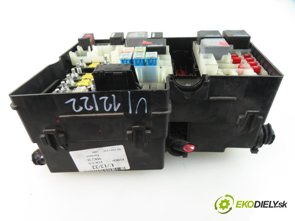 FORD FOCUS II Turnier (DA_, FFS, DS) KOMBI 2008 1997,00 Skrzynki bezpieczników 1997,00 skříňka POJISTKY: 8M5T14K733