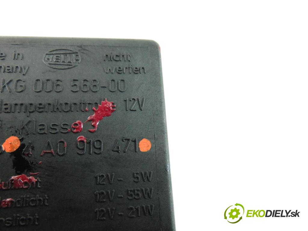 AUDI A8 D2 (4D2, 4D8) SEDAN 1995 220,00 4.2 V8 quattro 299 - ABZ 4172,00 RELÉ: 4A0919471 ; 5KG00656800