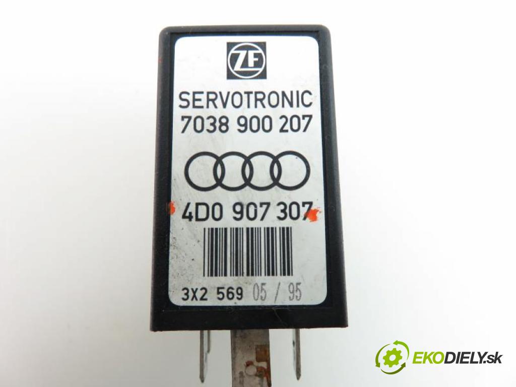 AUDI A8 D2 (4D2, 4D8) SEDAN 1995 4172,00 Przekaźniki 4172,00 RELÉ: 4D0907307