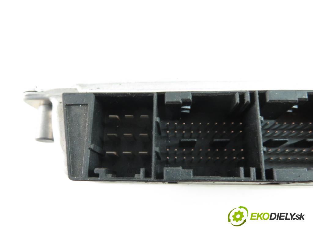 BMW 3 Touring (E46) KOMBI 2001 1951,00 Sterowniki silnika 1951,00 Riadiaca jednotka Motor 7786887