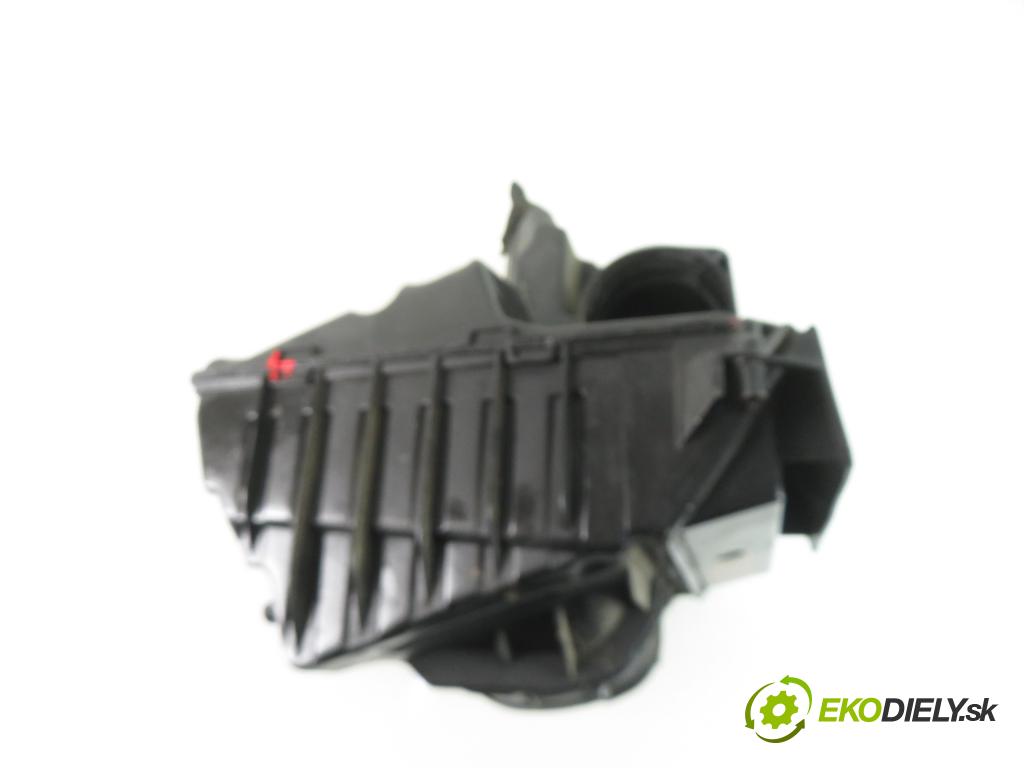 RENAULT MEGANE III Grandtour (KZ0/1) KOMBI 2010 1461,00 Obudowy filtrów powietrza 1461,00 Obal filtra vzduchu 8200947663 (Obaly filtrov vzduchu)