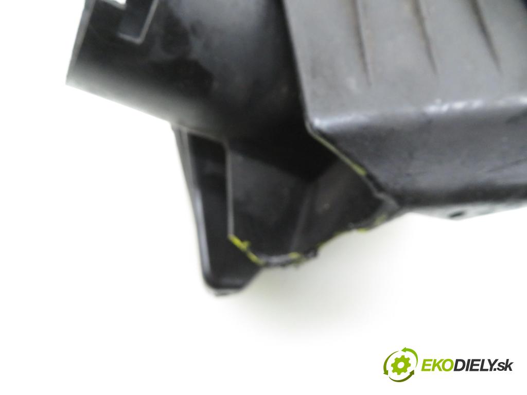 JEEP GRAND CHEROKEE II (WJ, WG) SUV 2001 3125,00 Obudowy filtrów powietrza 3125,00 Obal filtra vzduchu 04854257AB (Obaly filtrov vzduchu)