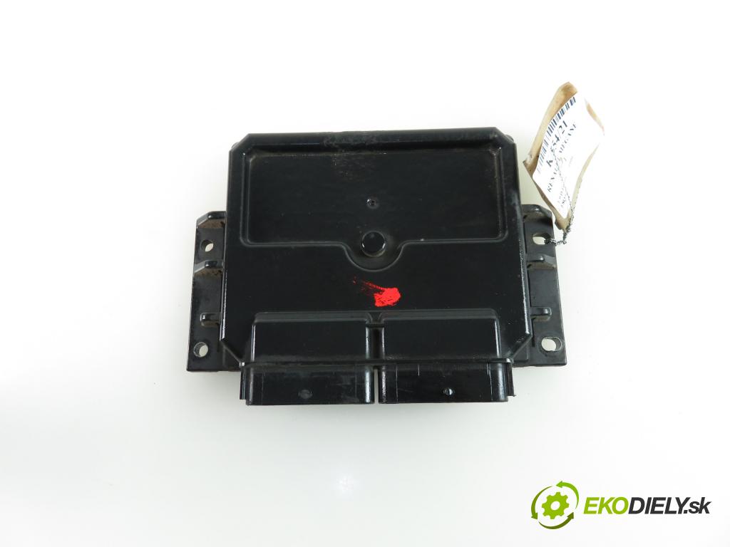 RENAULT MEGANE I (BA0/1_) HB 1999 1870,00 Sterowniki silnika 1870,00 Riadiaca jednotka Motor 8200057151;7700105954