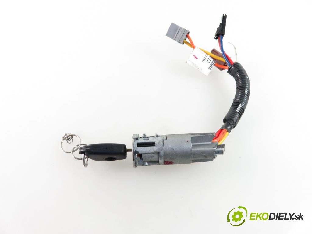 CITROEN BERLINGO / BERLINGO FIRST nadwozie wielkoprzestrzenne (MPV) KOMBIVAN 2000 1997,00 Stacyjki 1997,00 spinačka  (Spínacie skrinky a kľúče)