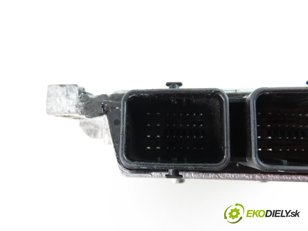 FORD FOCUS II (DA_, HCP) HB 2007 1753,00 Sterowniki silnika 1753,00 Riadiaca jednotka Motor 5WS40607BT;7M5112A650APB