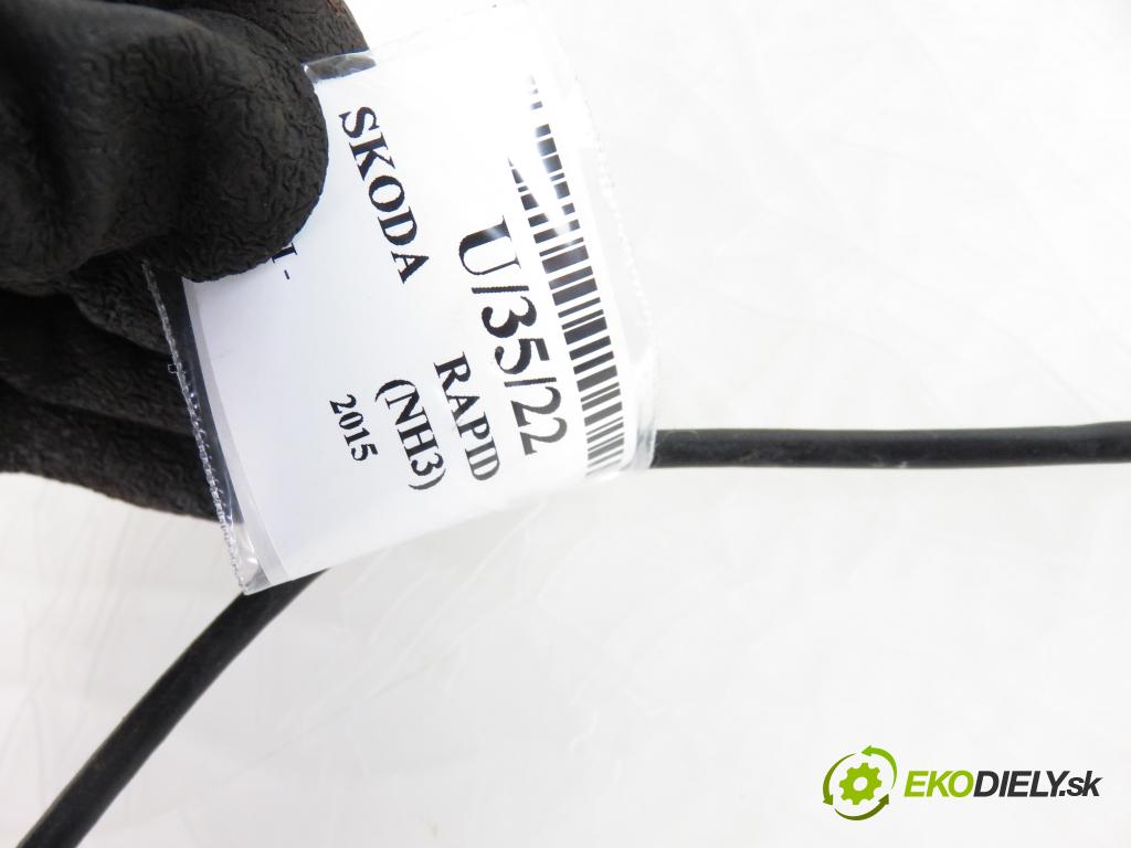 SKODA RAPID (NH3) LIFTBACK 2015 85,00 1.6 TDI CR 115 - CXMA 1598,00 Snímač spalín 04L906088C