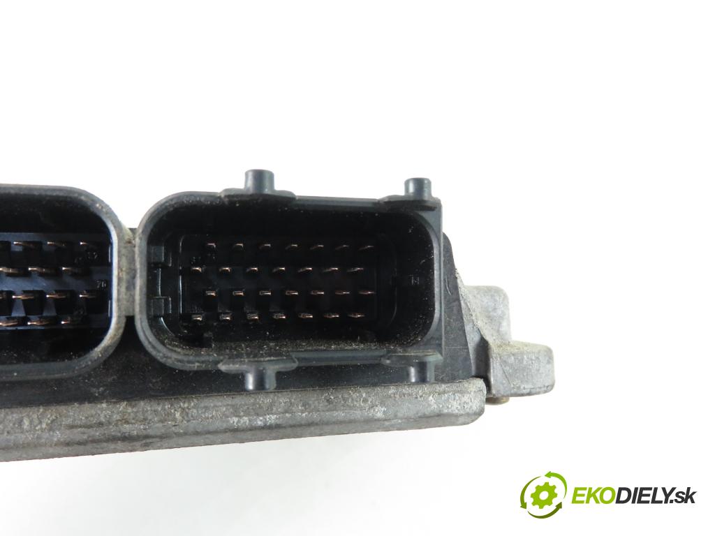 VW GOLF IV (1J1) HB 1998 1390,00 Sterowniki silnika 1390,00 Riadiaca jednotka Motor 6160039411;036906014AB