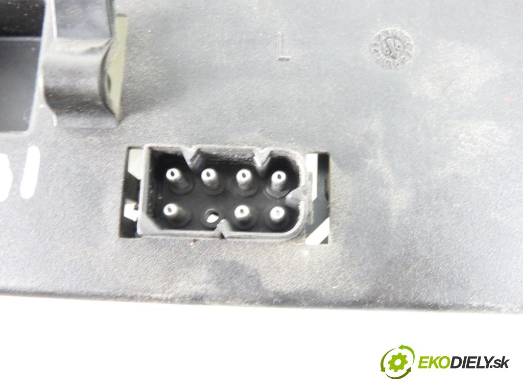 BMW 5 (E39) SEDAN 1999 110,00 520 i - 150 M52 B20 (206S4) 1991,00 vložka svetla ľavy zadné 2496337