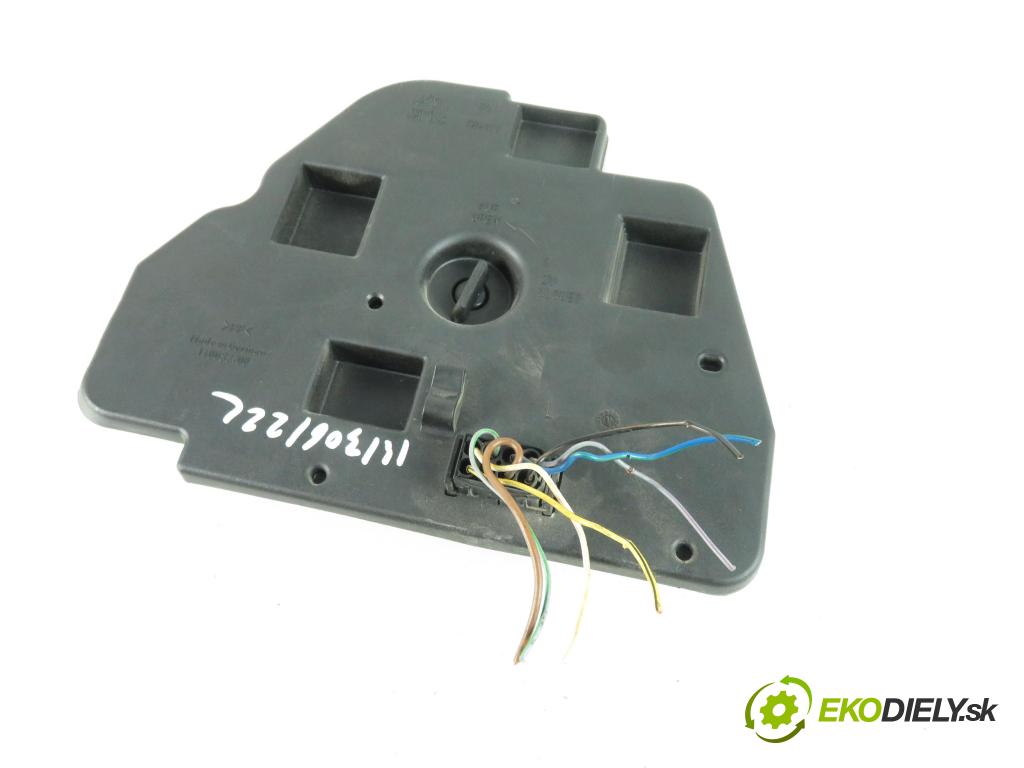 BMW 5 (E39) SEDAN 1999 110,00 520 i - 150 M52 B20 (206S4) 1991,00 vložka svetla ľavy zadné 2496337