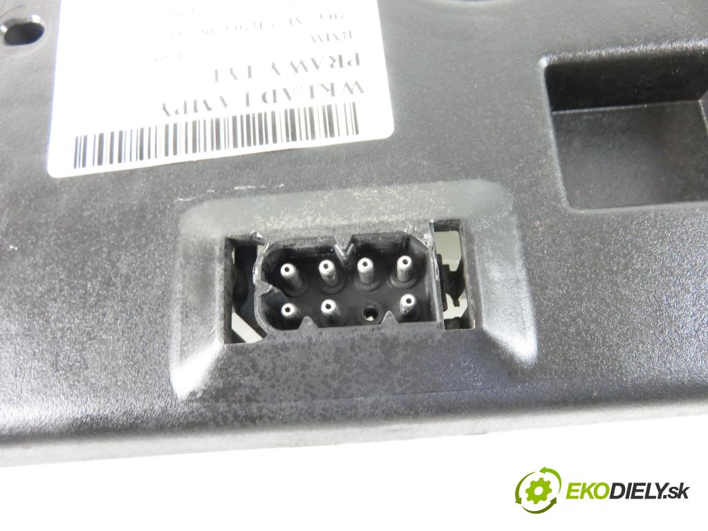 BMW 5 (E39) SEDAN 1999 110,00 520 i - 150 M52 B20 (206S4) 1991,00 vložka svetla pravy zadné 2496338 ; 14603605