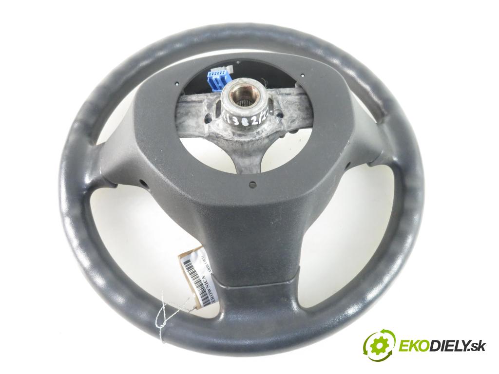 TOYOTA YARIS (_P1_) HB 2004 998,00 Kierownice 998,00 Volant  (Volanty)