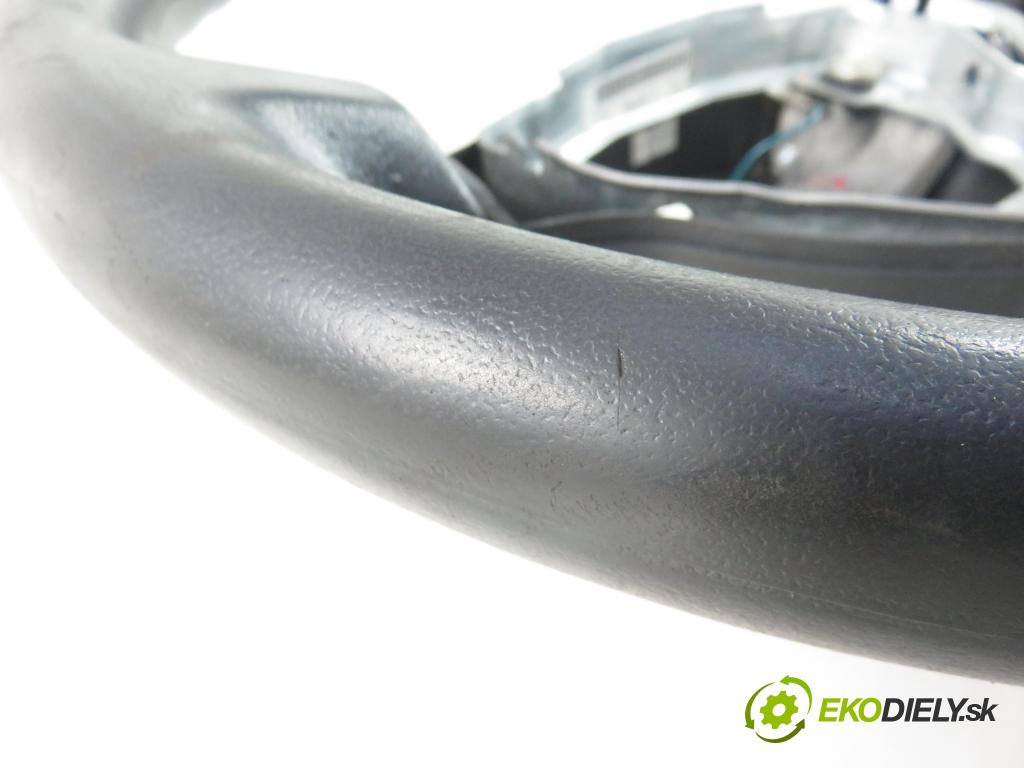 TOYOTA YARIS (_P1_) HB 2004 998,00 Kierownice 998,00 Volant  (Volanty)