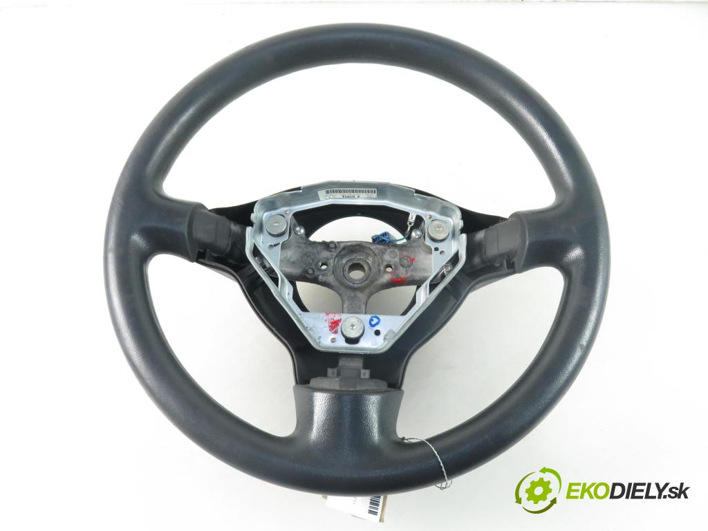 TOYOTA YARIS (_P1_) HB 2004 998,00 Kierownice 998,00 Volant  (Volanty)