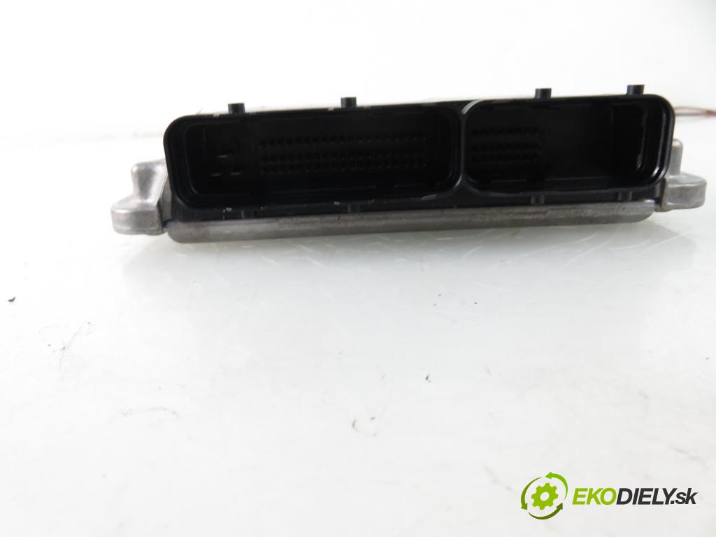 OPEL VECTRA B Kombi (J96) KOMBI 2000 1995,00 Sterowniki silnika 1995,00 Riadiaca jednotka Motor 0281001874;09136119