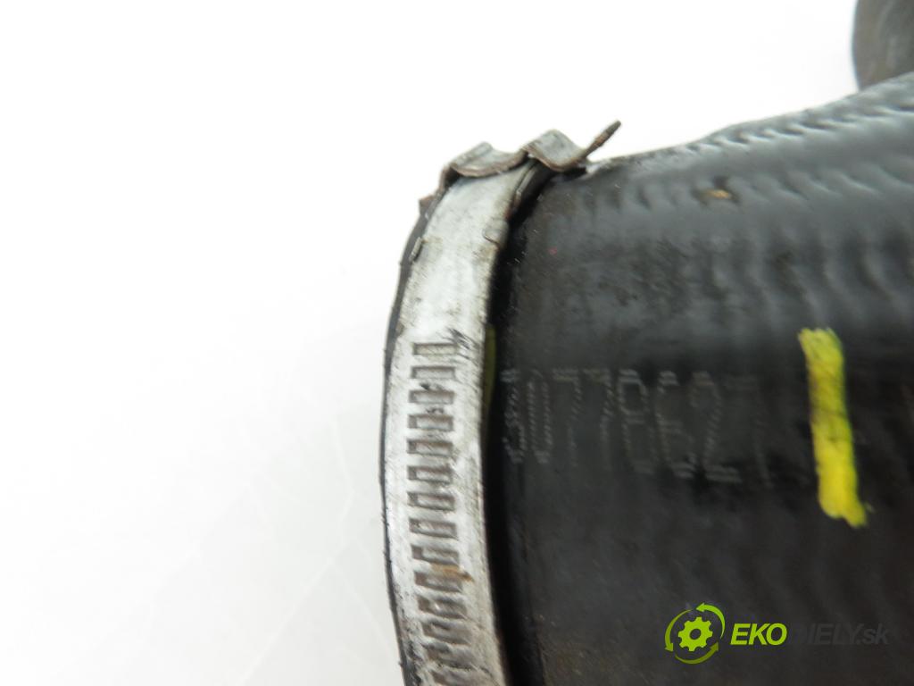VOLVO XC90 I (275) SUV 2007 136,00 2.4 D5 AWD 185 - D 5244 T4 2400,00 Rúra intercoolera turba 30778627