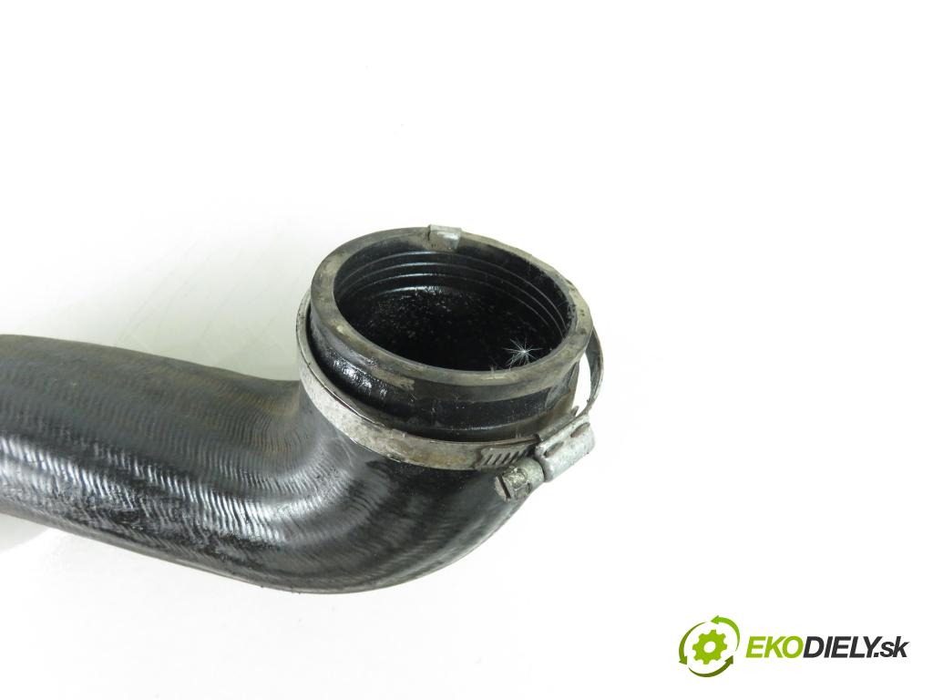 VOLVO XC90 I (275) SUV 2007 136,00 2.4 D5 AWD 185 - D 5244 T4 2400,00 Rúra intercoolera turba 30778627