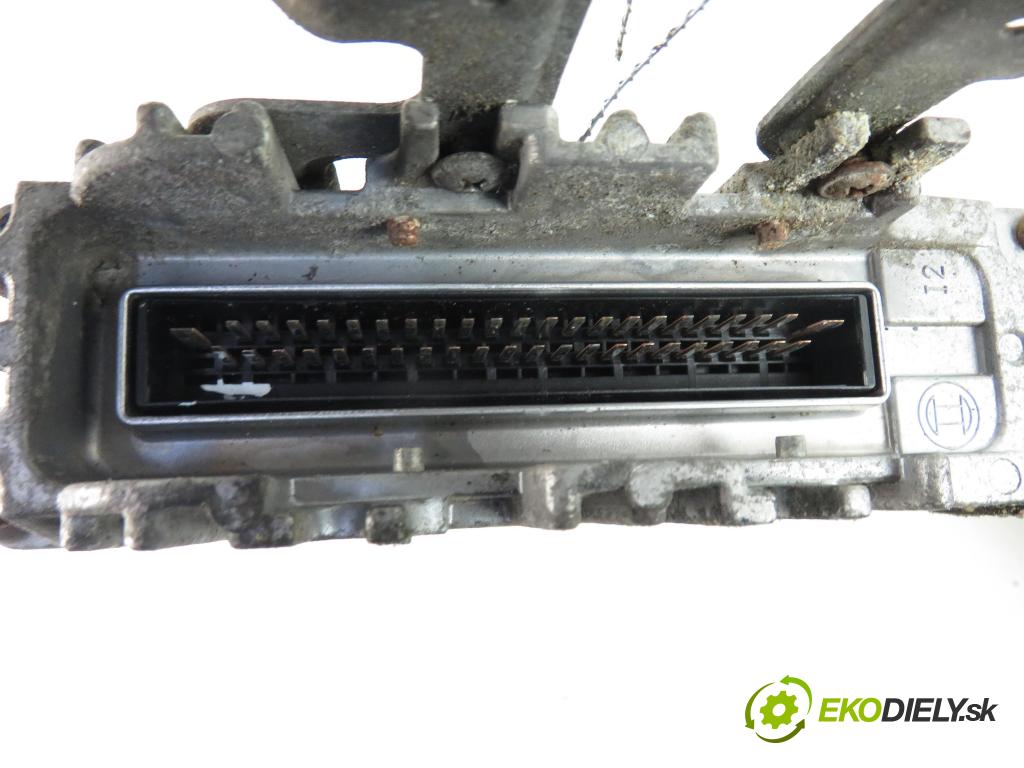 VW POLO (6N1) HB 1994 1043,00 Sterowniki silnika 1043,00 Riadiaca jednotka Motor 0261203744;030906026AC