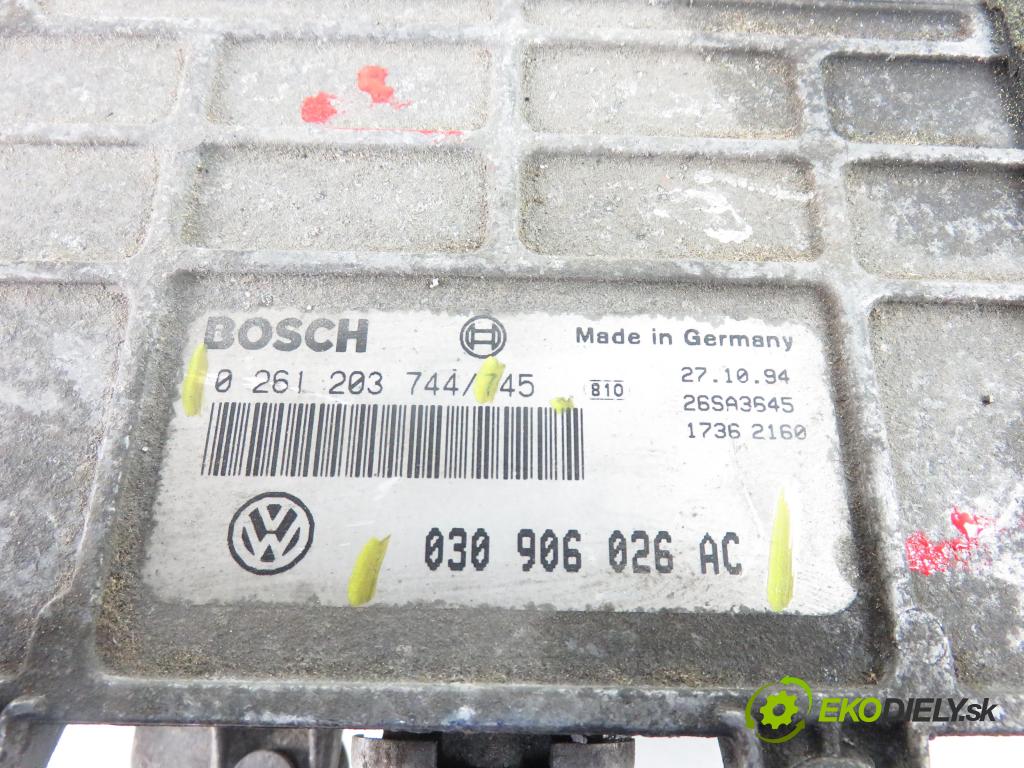 VW POLO (6N1) HB 1994 1043,00 Sterowniki silnika 1043,00 Riadiaca jednotka Motor 0261203744;030906026AC