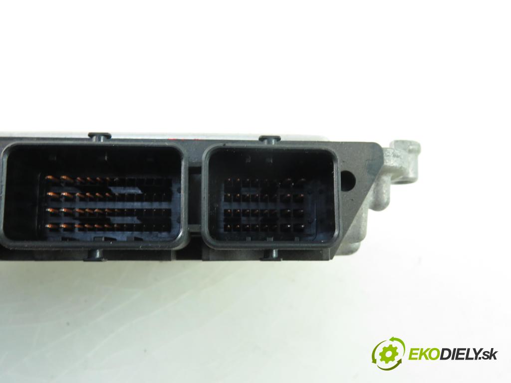 CITROEN C4 I (LC_) HB 2006 1560,00 Sterowniki silnika 1560,00 Riadiaca jednotka Motor 9661204380
