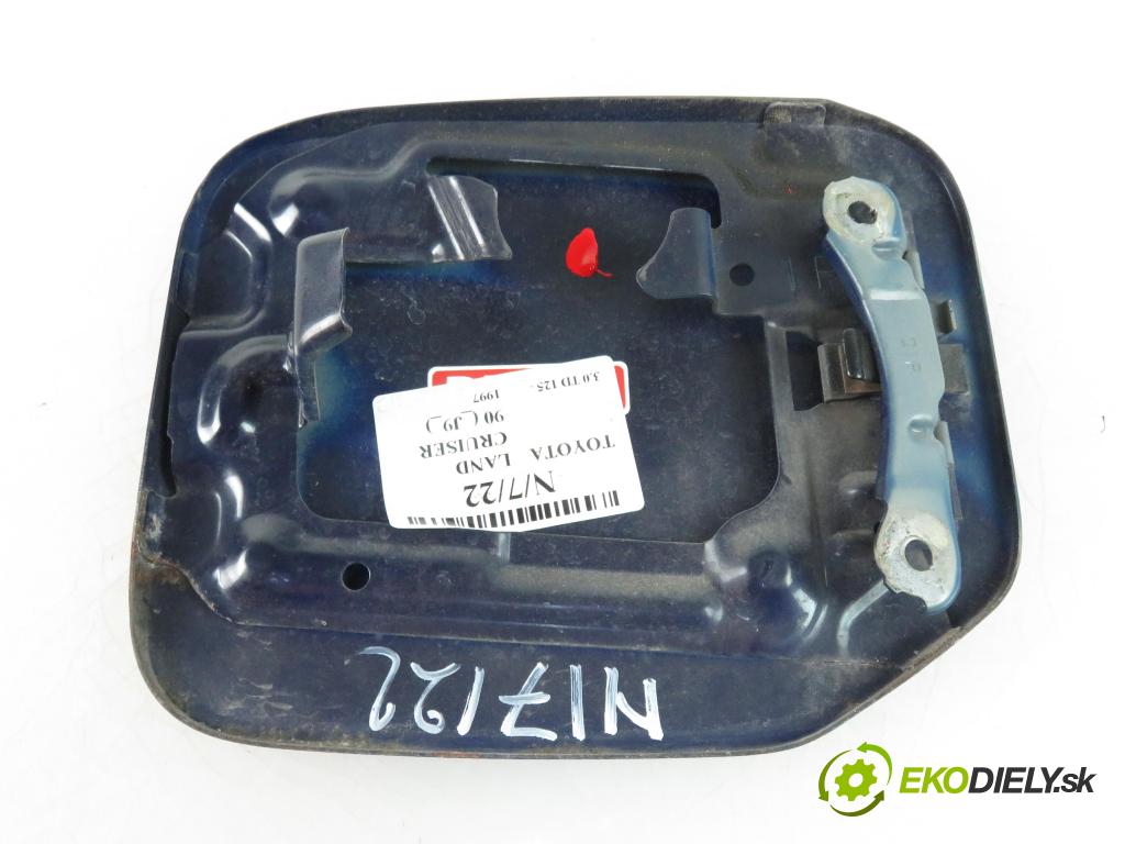 TOYOTA LAND CRUISER 90 (_J9_) TERENOWY 1997 2982,00 Klapki 2982,00 Dvierka nádrže paliva  (Ostatné)