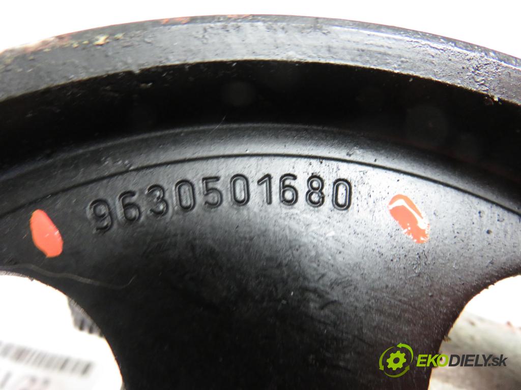 PEUGEOT 206 liftback (2A/C) HB 1999 1361,00 Pompy wspomagania 1361,00 Pumpa servočerpadlo 9630501680 (Servočerpadlá, pumpy riadenia)