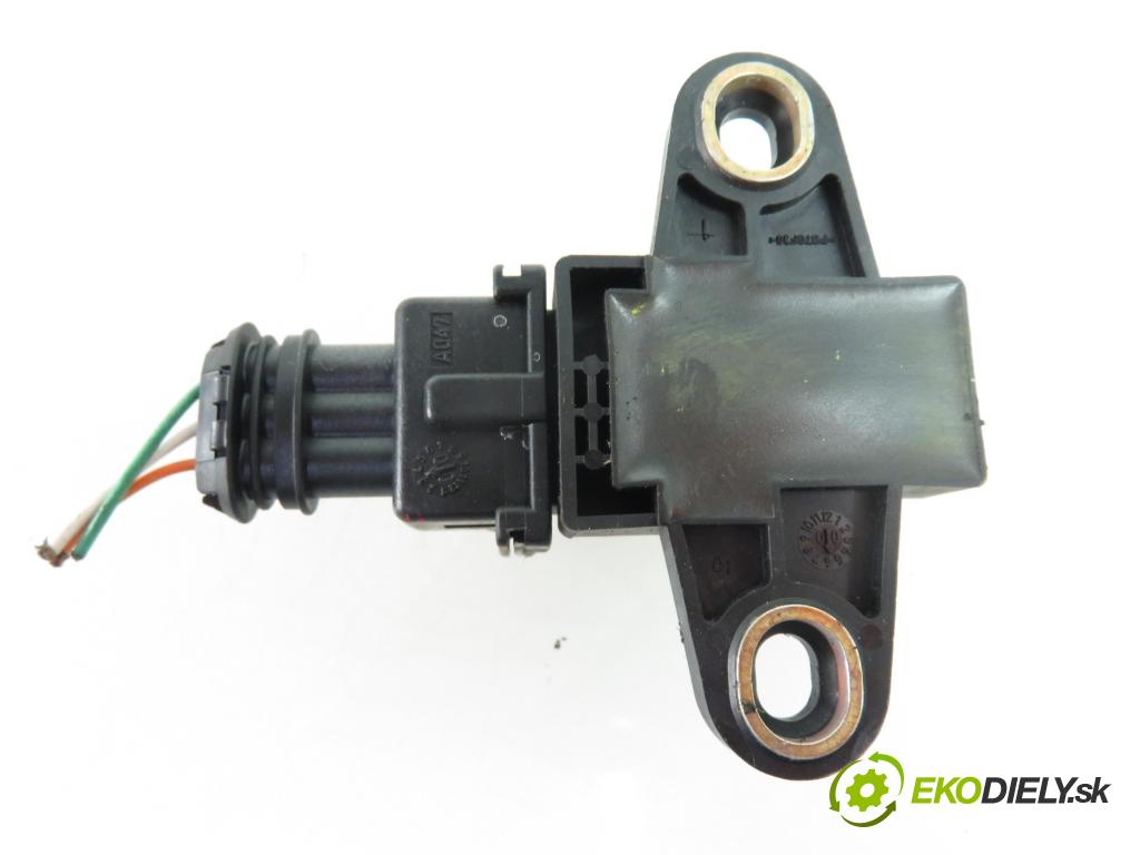 RENAULT SCENIC I (JA0/1_) MINIVAN 2001 1870,00 Czujniki uderzenia 1870,00 Snímač nárazu 0265005140 (Snímače nárazu)