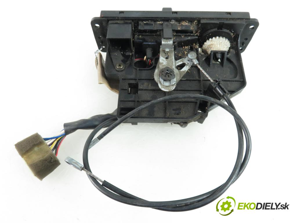 KIA SPORTAGE (K00) SUV 1994 1998,00 Panele sterowania, przełączniki 1998,00 Panel kúrenia