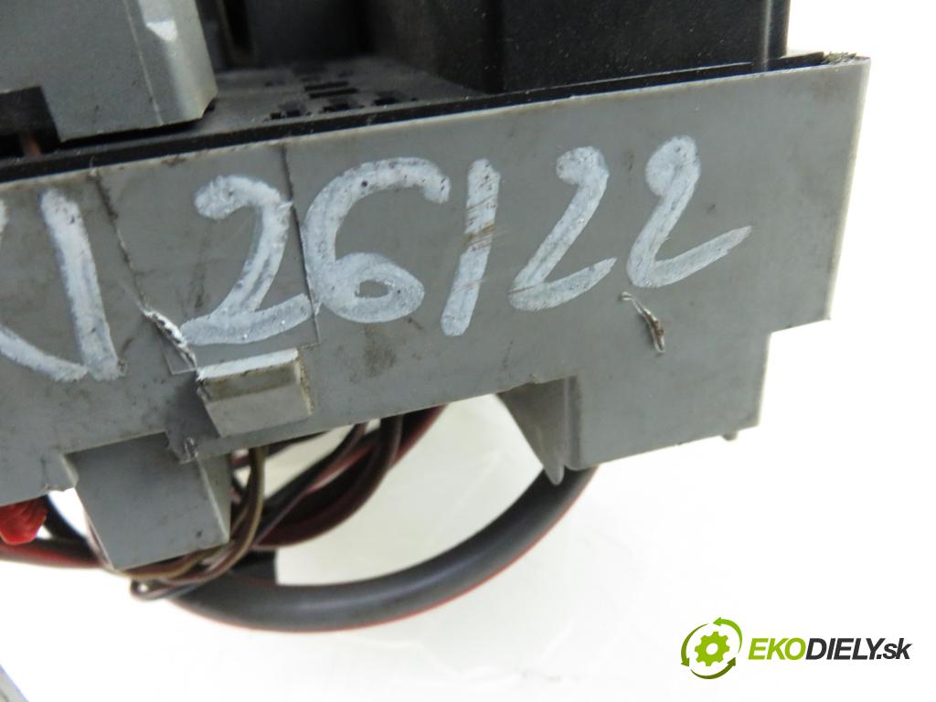 FORD TRANSIT Furgon (FA_ _) FURGON 2006 2198,00 Skrzynki bezpieczników 2198,00 skříňka POJISTKY: