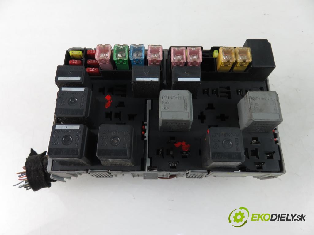 FORD TRANSIT Furgon (FA_ _) FURGON 2006 2198,00 Skrzynki bezpieczników 2198,00 skříňka POJISTKY: