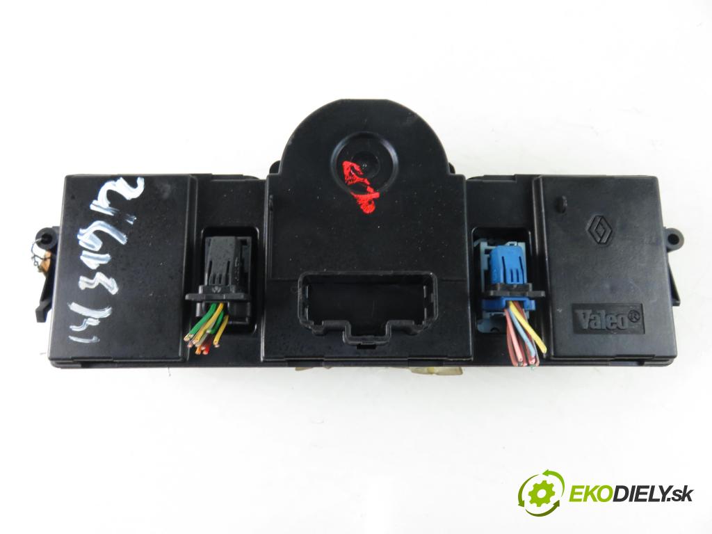 RENAULT SCENIC II (JM0/1_) MINIVAN 2003 88,00 1.9 dCi 120 - F9Q 812 1870,00 Panel kúrenia KLIMATRONIK 8200265572