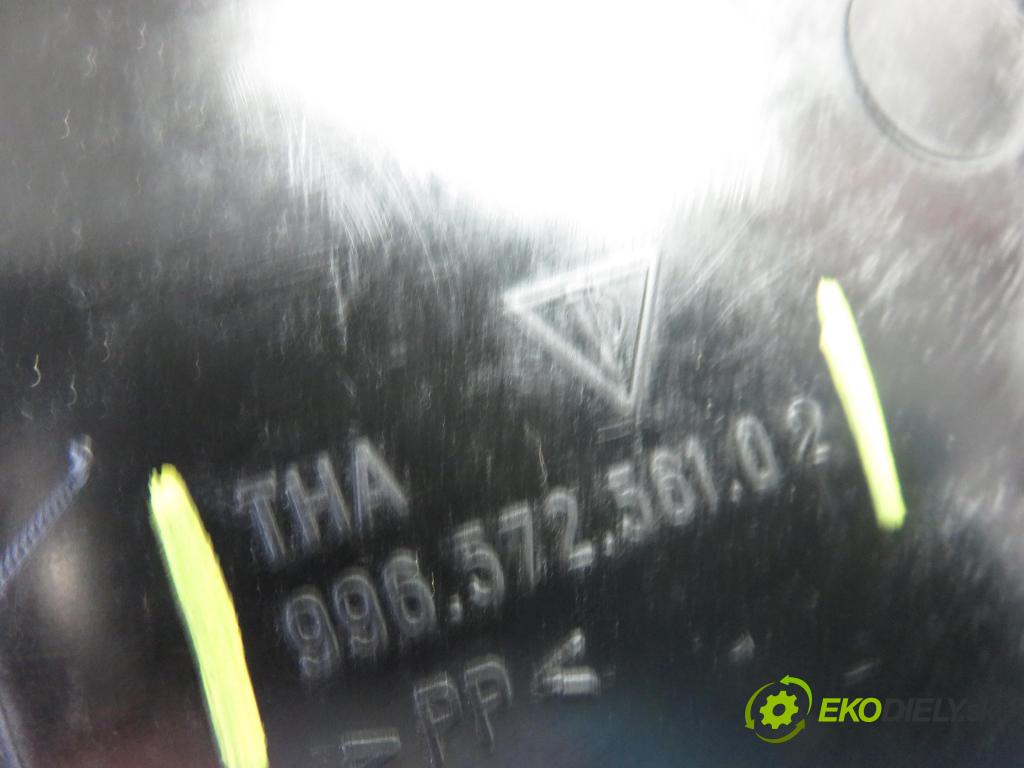 PORSCHE BOXSTER (986) ROADSTER 2003 2687,00 Podszybia 2687,00 Torpédo, plast pod čelné okno 99657256102 (Torpéda)