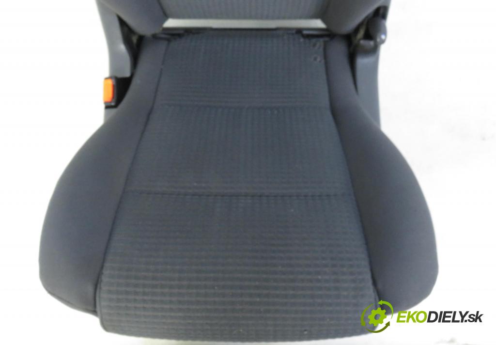 FORD GALAXY (WGR) MINIVAN 2001 1896,00 Fotele, kanapy 1896,00 Sedadlo 2 RIADOK: ľavy