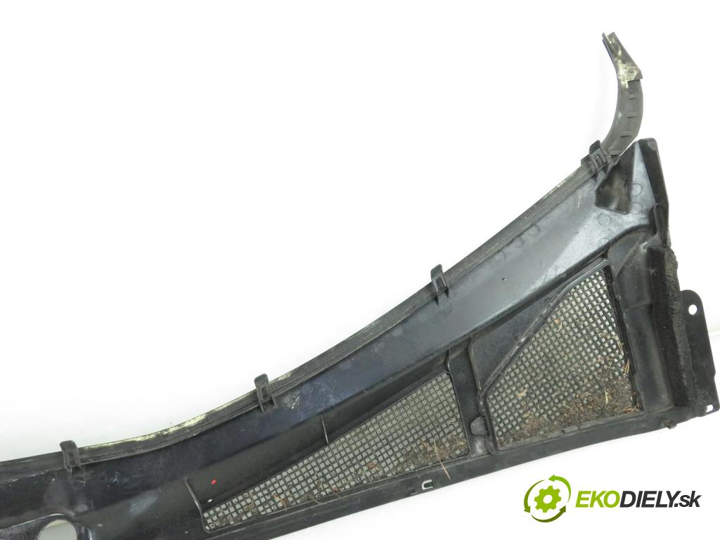 LEXUS RX (_U3_) SUV 2005 2995,00 Podszybia 2995,00 Torpédo, plast pod čelné okno 5570848040 (Torpéda)