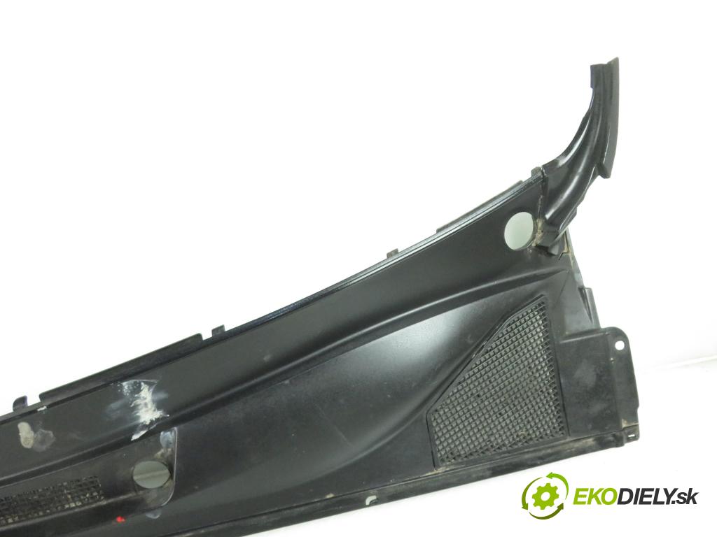 LEXUS RX (_U3_) SUV 2005 2995,00 Podszybia 2995,00 Torpédo, plast pod čelné okno 5570848040 (Torpéda)