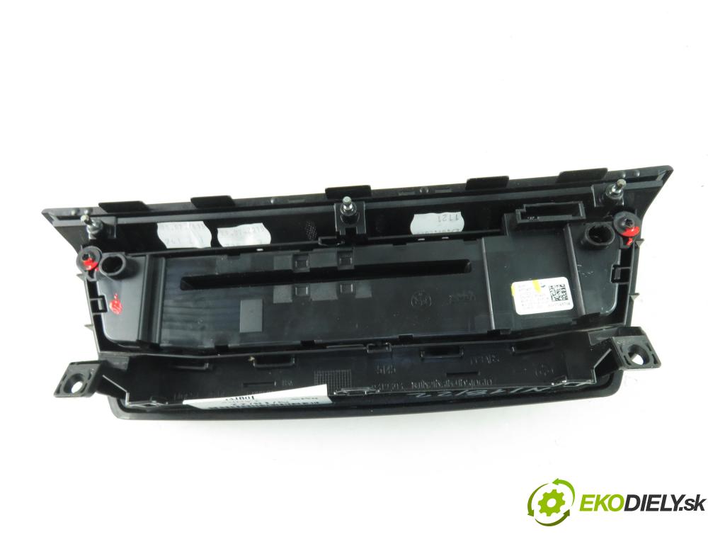 BMW 2 Active Tourer (F45) MINIVAN 2015 1995,00 Panele sterowania, przełączniki 1995,00 palubná doska 9371457