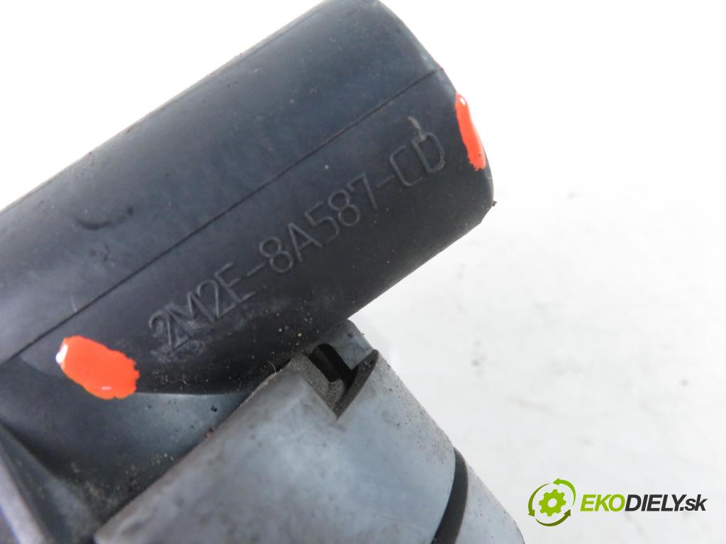 MAZDA MPV II (LW) MINIVAN 2006 2967,00 Obudowy termostatów 2967,00 obal termostatu 2M2E8A587CD;YL8E8K528AE (Termostaty)