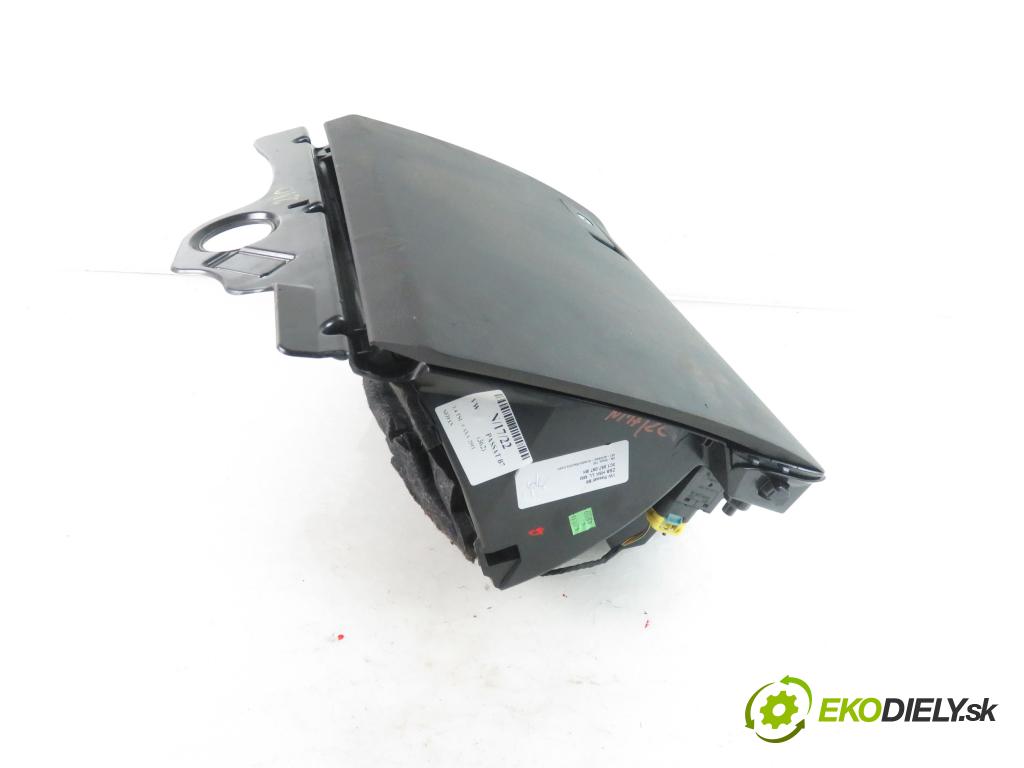 VW PASSAT B7 (362) SEDAN 2011 1390,00 Schowki, półki 1390,00 Priehradka, kastlík 3C1857097BK;3C1857114E
