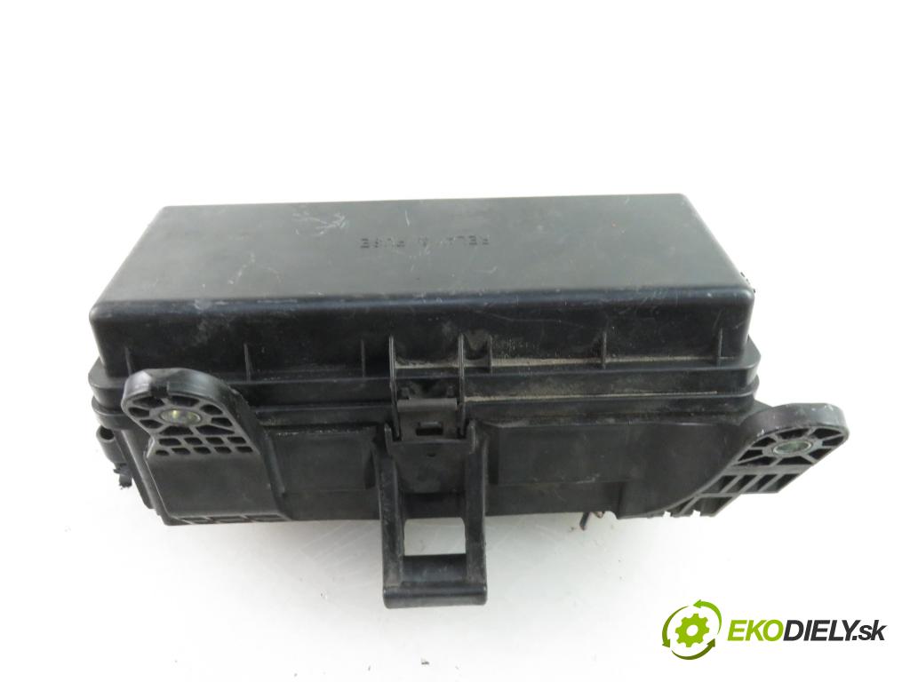 OPEL MERIVA A nadwozie wielkoprzestrzenne (MPV) (X03) MINIVAN 2003 1598,00 Skrzynki bezpieczników 1598,00 MODUL BSI