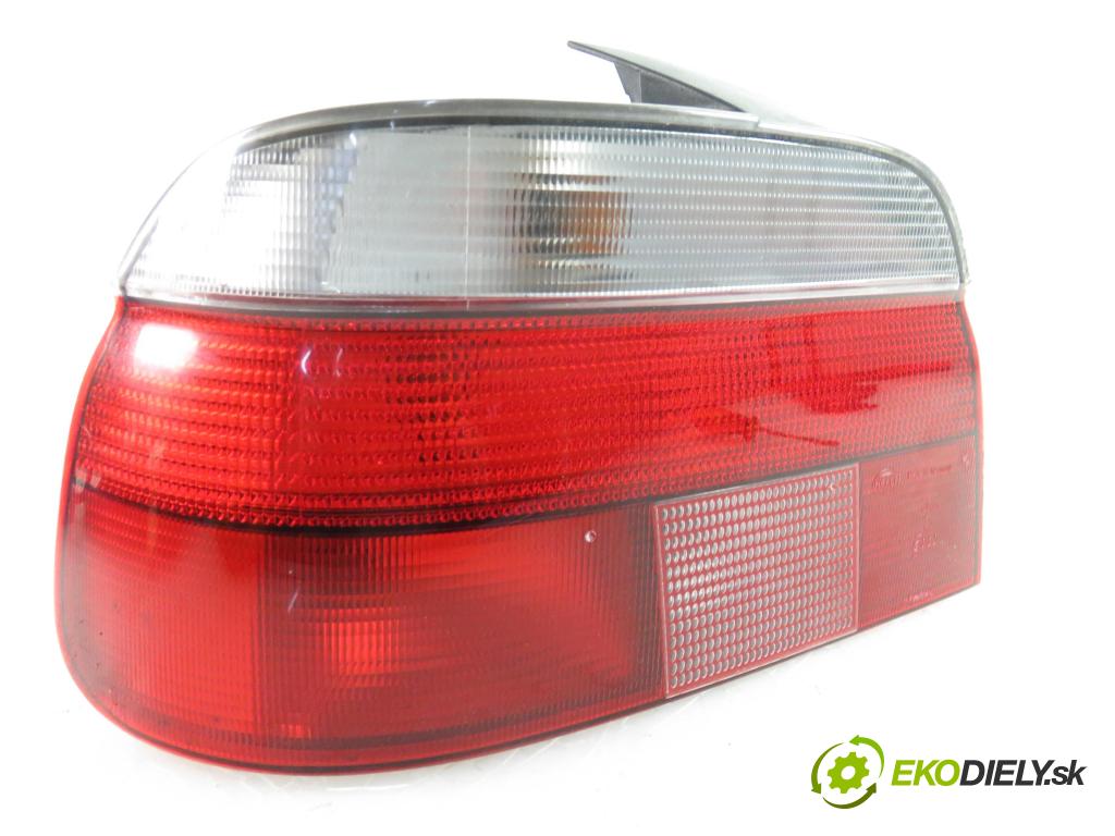 BMW 5 (E39) SEDAN 2000 2494,00 Lampy tylne 2494,00 světlo levé zadní 2496297