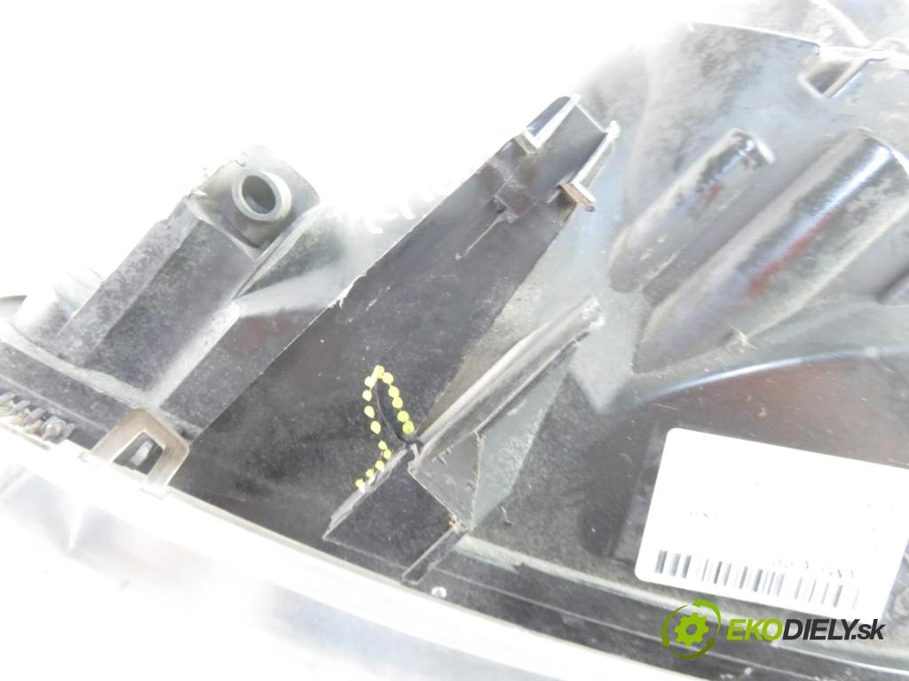 SAAB 9-3 (YS3F) SEDAN 2003 1998,00 Lampy przednie 1998,00 Svetlo PP 15582600