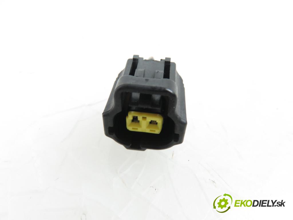 LEXUS IS II (_E2_) SEDAN 2007 130,00 220d (ALE20) 177 - 2AD-FHV 2231,00 ELEKTROVENTIL: VAKUUM: 258190R011 ; 70051308