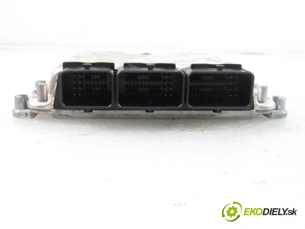 MITSUBISHI SPACE STAR nadwozie wielkoprzestrzenne (MPV) (DG_A) MINIVAN 2002 1870,00 Sterowniki silnika 1870,00 Riadiaca jednotka Motor 0281010438;8200058052