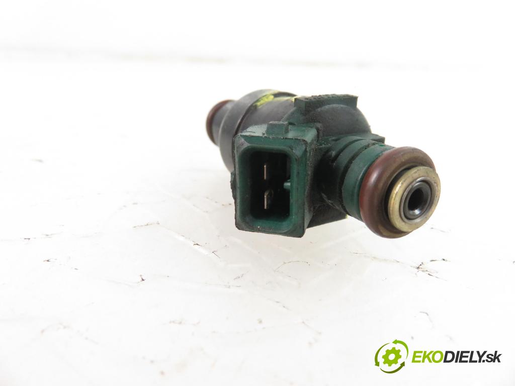 RENAULT KANGOO (KC0/1_) KOMBIVAN 1998 1390,00 Wtryskiwacze 1390,00 vstrekovač 875368 (Vstrekovače)
