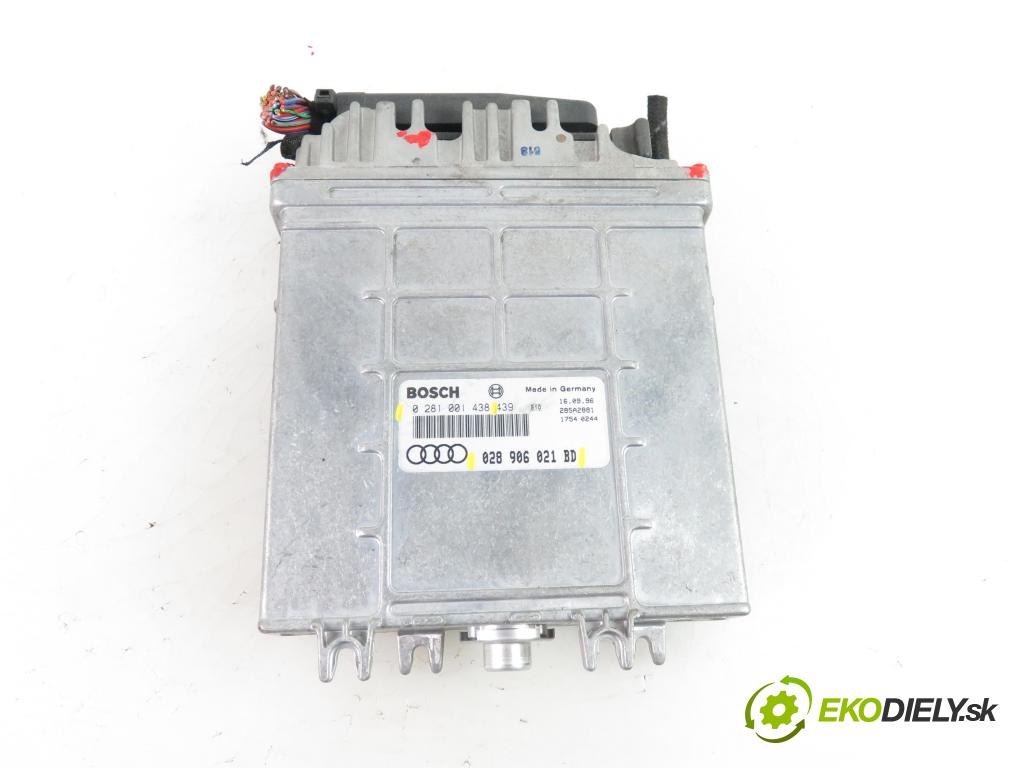 AUDI A4 (8D2, B5) SEDAN 1996 1896,00 Sterowniki silnika 1896,00 Riadiaca jednotka Motor 0281001438;028906021BD