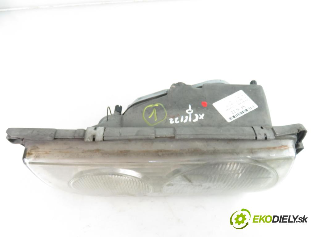 MERCEDES-BENZ 123 sedan (W123) SEDAN 1983 2998,00 Lampy przednie 2998,00 Svetlo PP 1305235023; 0301855102